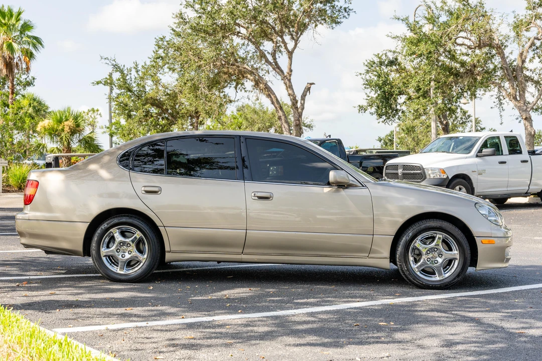 2000 Lexus GS 2nd Gen - Image 11 of 31