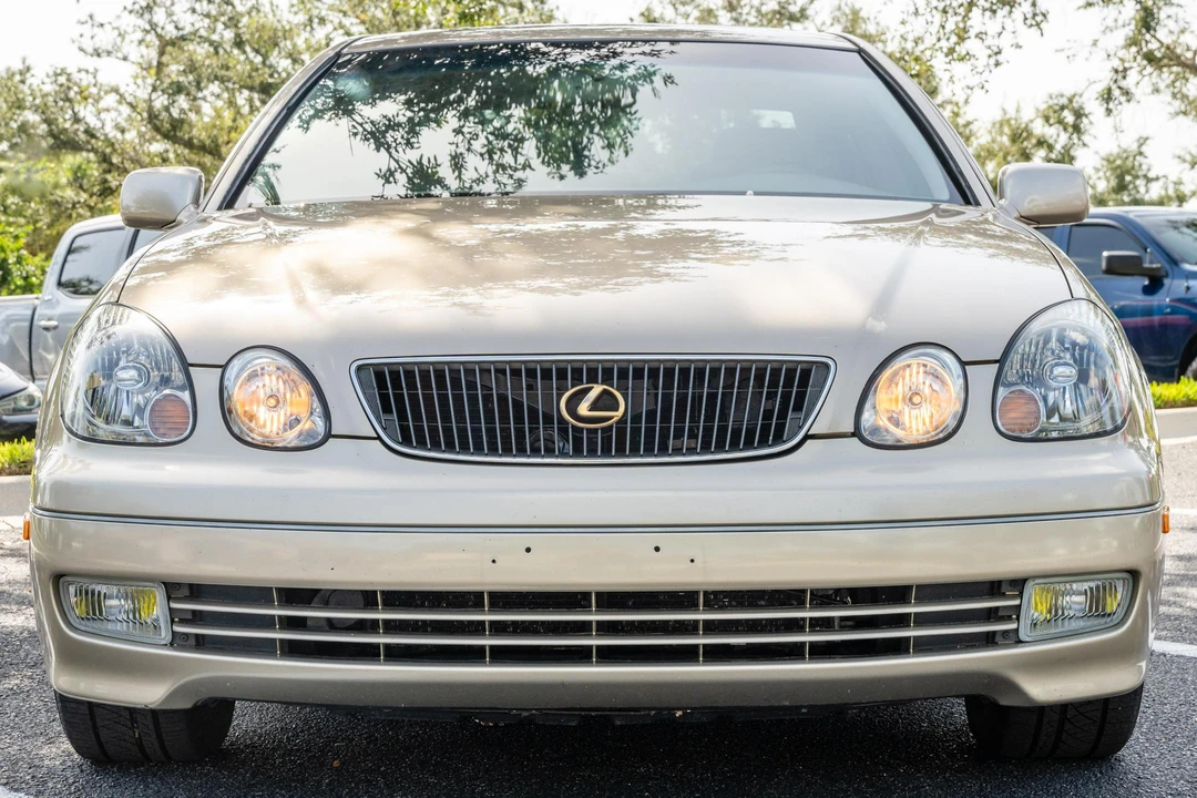 2000 Lexus GS 2nd Gen - Image 2 of 31