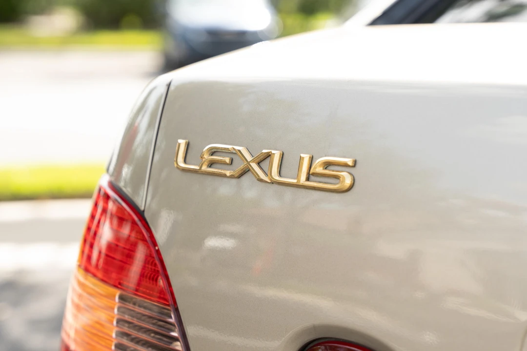 2000 Lexus GS 2nd Gen - Image 18 of 31