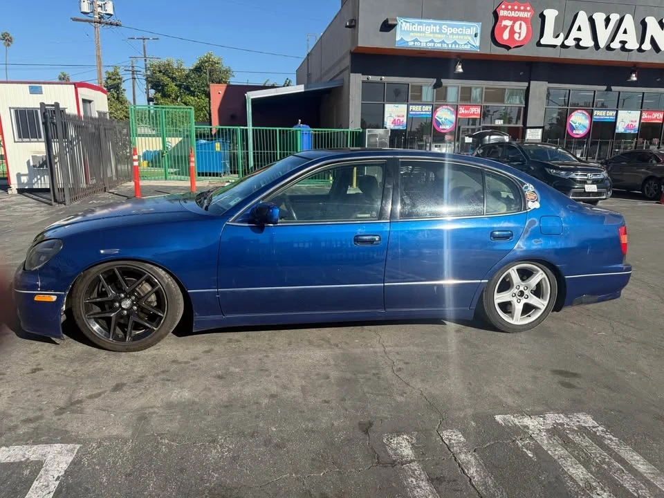 2000 Lexus GS 2nd Gen - Image 2 of 13