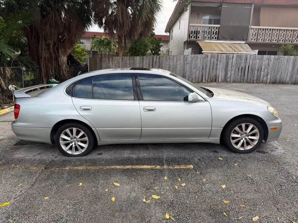 2000 Lexus GS 2nd Gen - Image 3 of 4