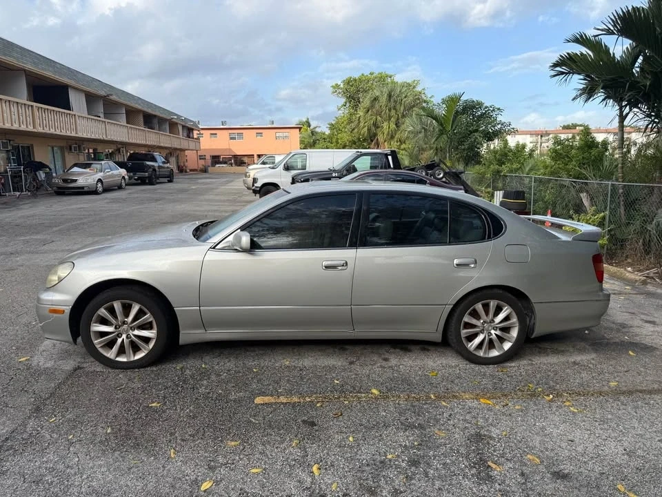 2000 Lexus GS 2nd Gen - Image 2 of 4