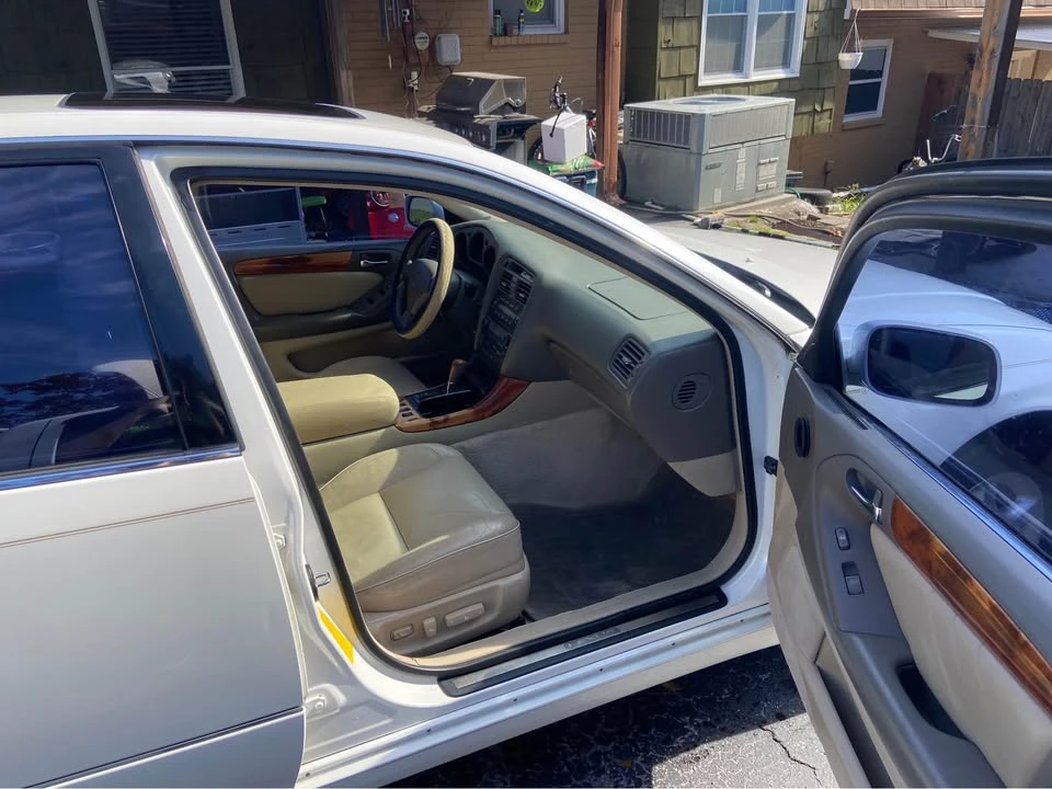 2000 Lexus GS 2nd Gen - Image 7 of 9