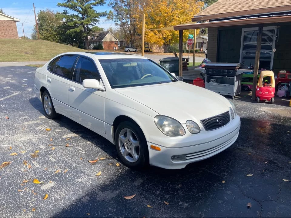 2000 Lexus GS 2nd Gen - Image 2 of 9