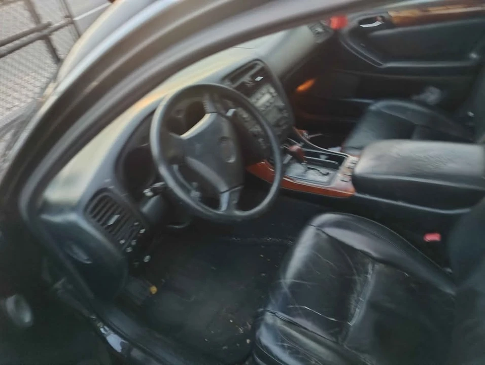 2000 Lexus GS 2nd Gen - Image 3 of 5