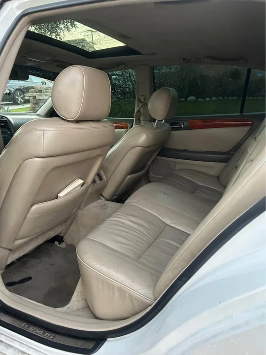 2000 Lexus GS 2nd Gen - Image 11 of 12