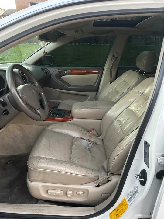2000 Lexus GS 2nd Gen - Image 12 of 12