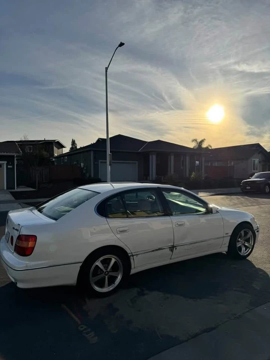 2000 Lexus GS 2nd Gen - Image 4 of 5
