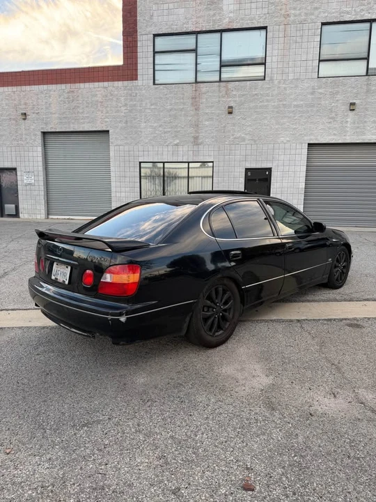 2000 Lexus GS 2nd Gen - Image 5 of 10
