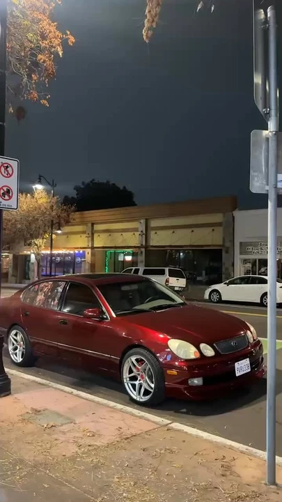 2000 Lexus GS 2nd Gen - Image 2 of 2