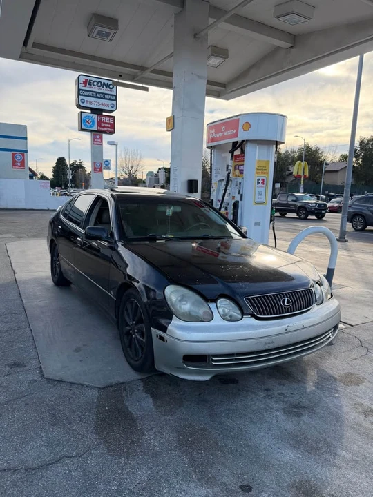 2000 Lexus GS 2nd Gen - Image 2 of 10