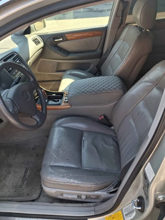 2000 Lexus GS 2nd Gen - Image 10 of 15