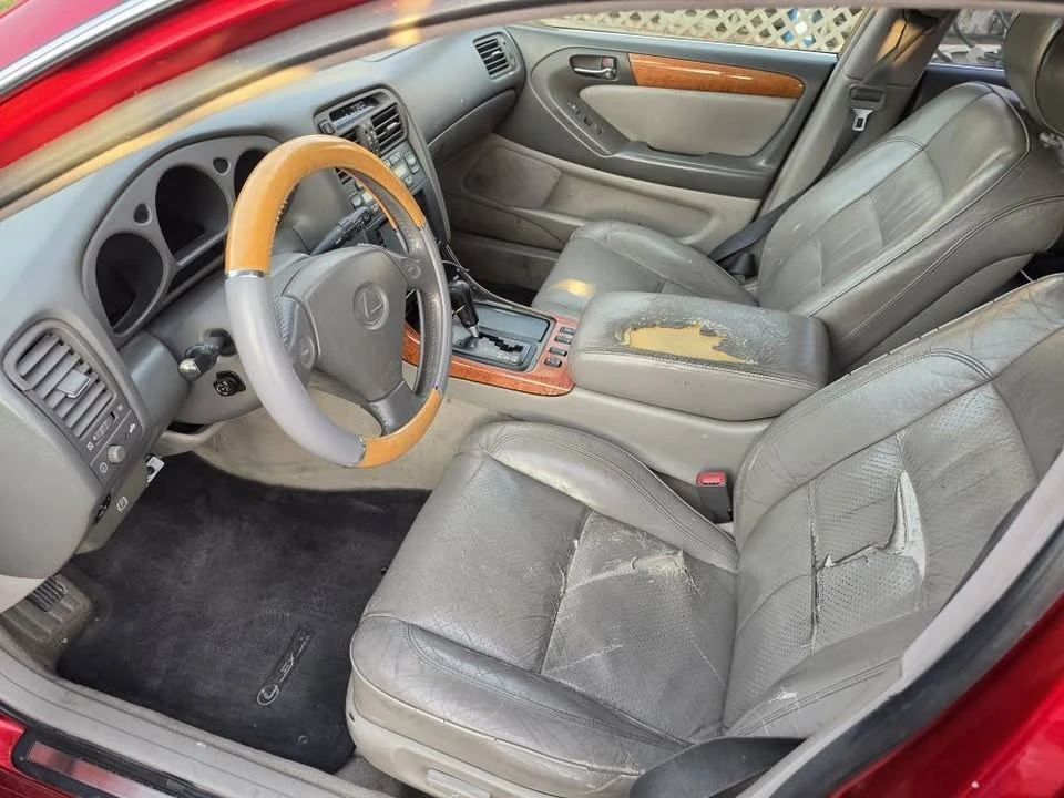 2000 Lexus GS 2nd Gen - Image 9 of 11