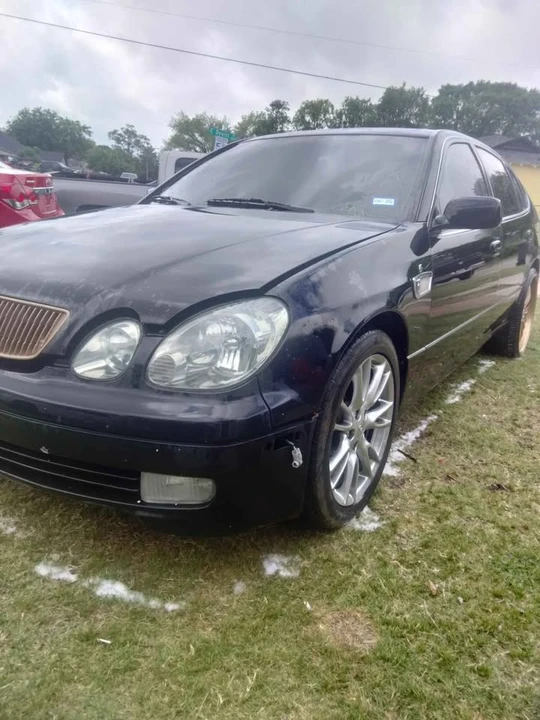 2000 Lexus GS 2nd Gen - Image 2 of 10