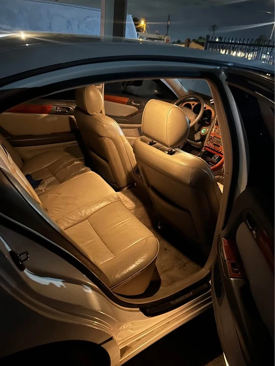 2000 Lexus GS 2nd Gen - Image 11 of 14