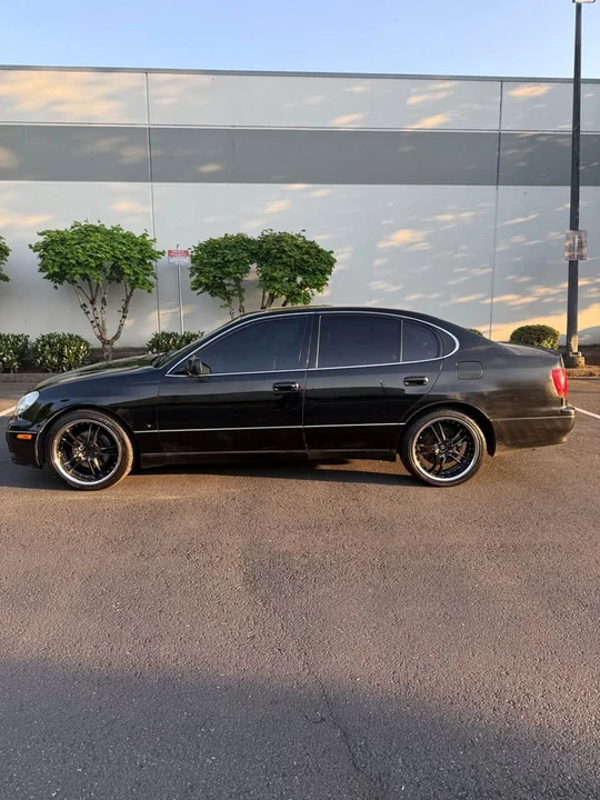 2000 Lexus GS 2nd Gen - Image 4 of 16