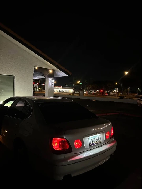 2000 Lexus GS 2nd Gen - Image 2 of 14