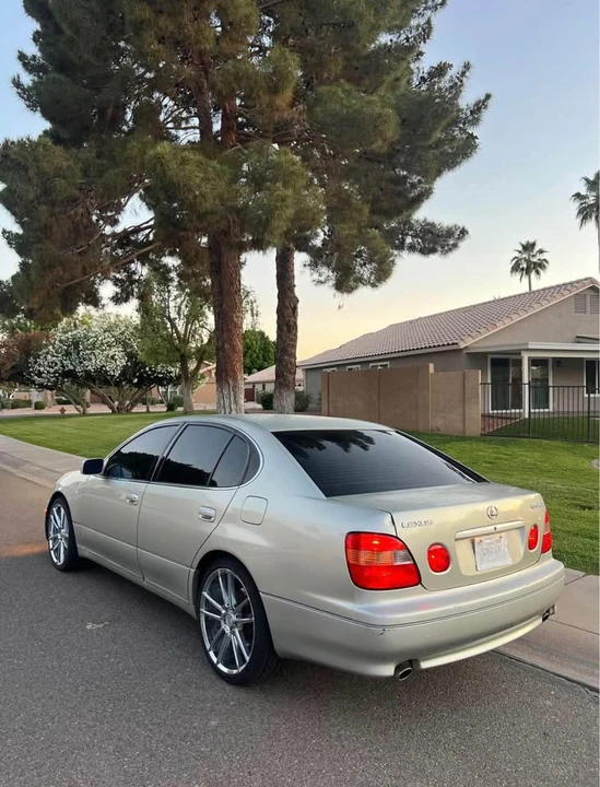 2000 Lexus GS 2nd Gen - Image 2 of 8