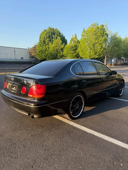 2000 Lexus GS 2nd Gen - Image 8 of 16