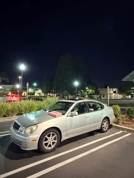 2000 Lexus GS 2nd Gen - Image 2 of 15
