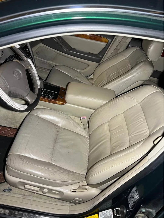 2000 Lexus GS 2nd Gen - Image 2 of 3