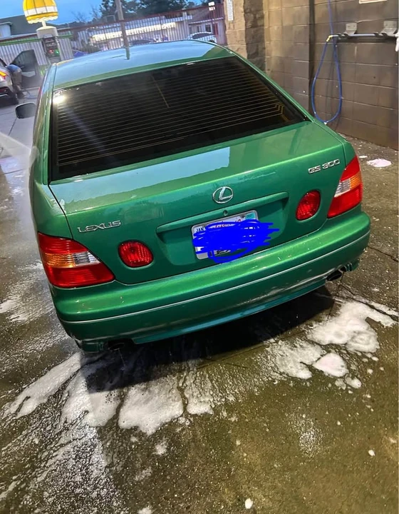 2000 Lexus GS 2nd Gen - Image 6 of 9