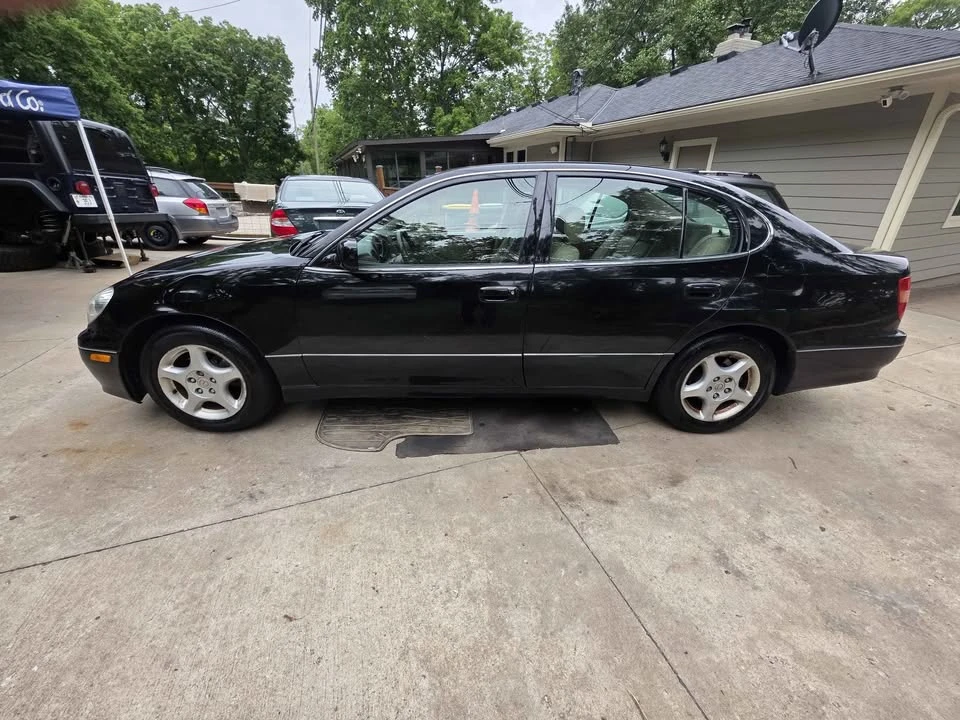 2000 Lexus GS 2nd Gen - Image 2 of 7