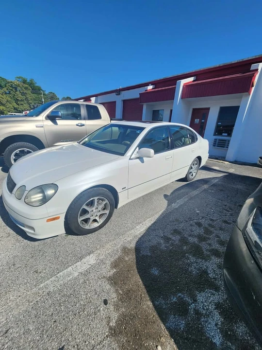 2000 Lexus GS 2nd Gen - Image 2 of 15
