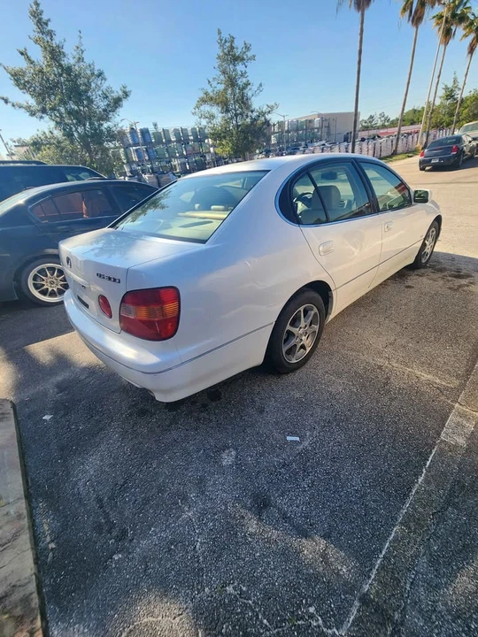 2000 Lexus GS 2nd Gen - Image 4 of 15