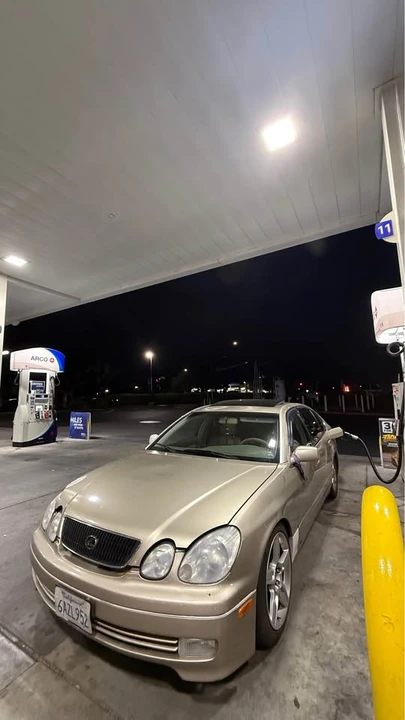 2000 Lexus GS 2nd Gen - Image 2 of 9