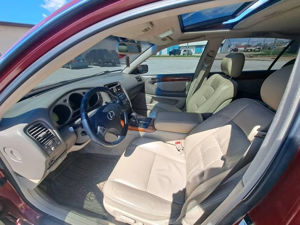 2000 Lexus GS 2nd Gen - Image 6 of 10