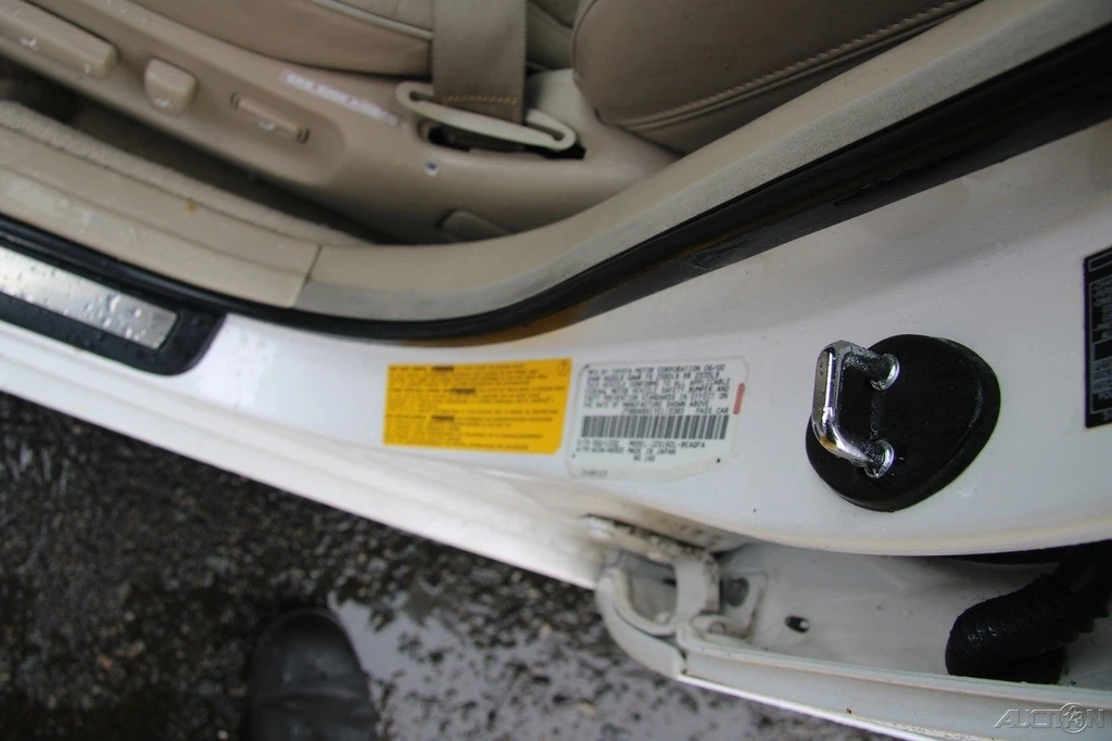 2000 Lexus GS 2nd Gen - Image 11 of 21