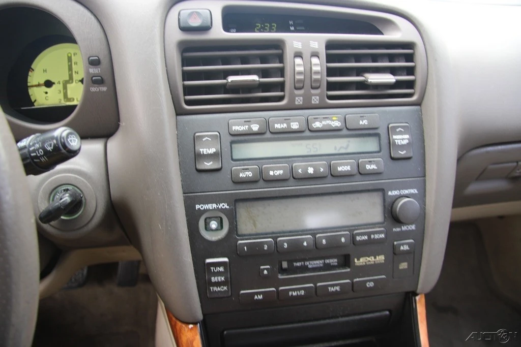2000 Lexus GS 2nd Gen - Image 18 of 21