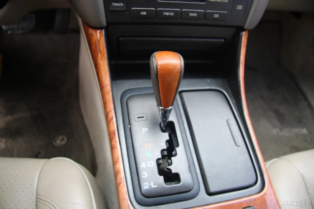 2000 Lexus GS 2nd Gen - Image 19 of 21