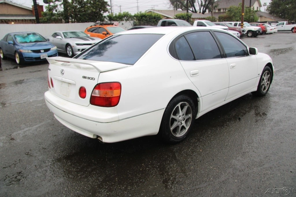 2000 Lexus GS 2nd Gen - Image 6 of 21