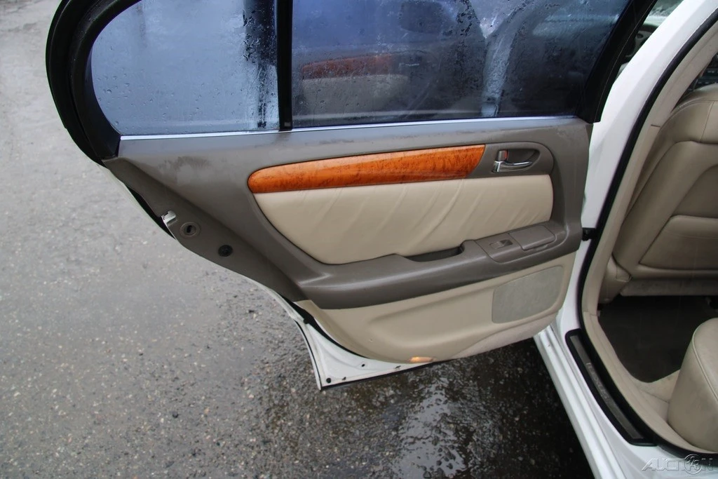 2000 Lexus GS 2nd Gen - Image 20 of 21