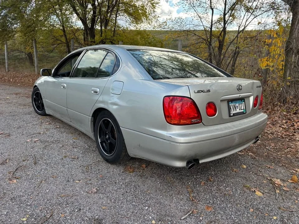 2000 Lexus GS 2nd Gen - Image 4 of 7