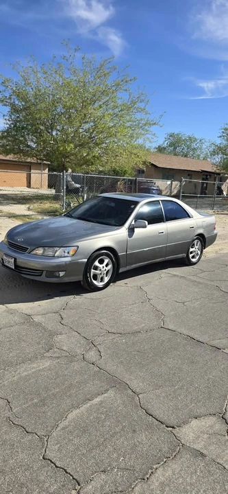 2000 Lexus IS 1st Gen - Image 3 of 12
