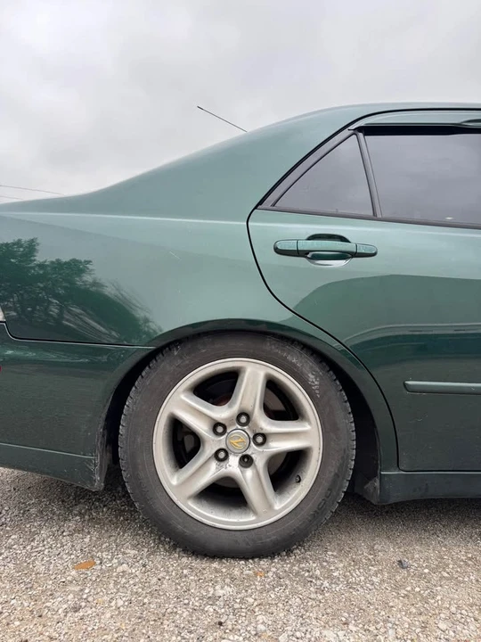 2000 Lexus IS 1st Gen - Image 4 of 10