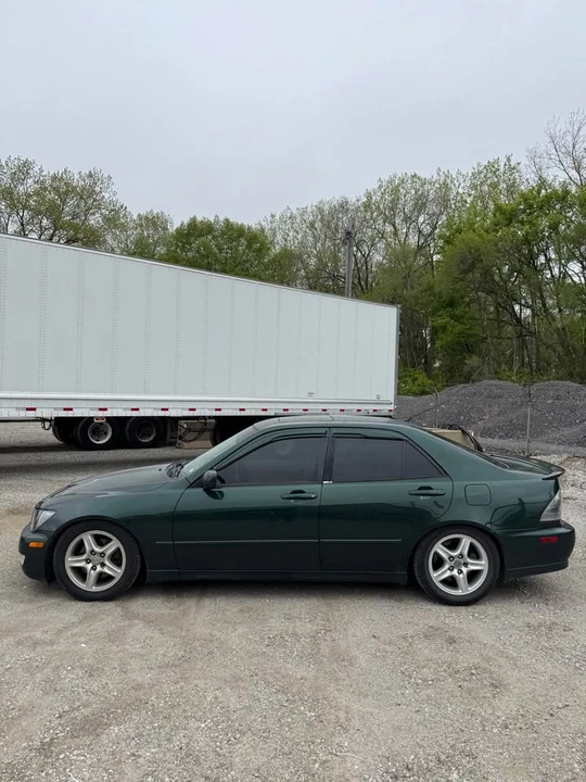 2000 Lexus IS 1st Gen - Image 2 of 10
