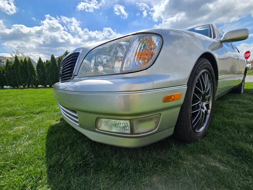 2000 Lexus LS 2nd Gen - Image 14 of 31