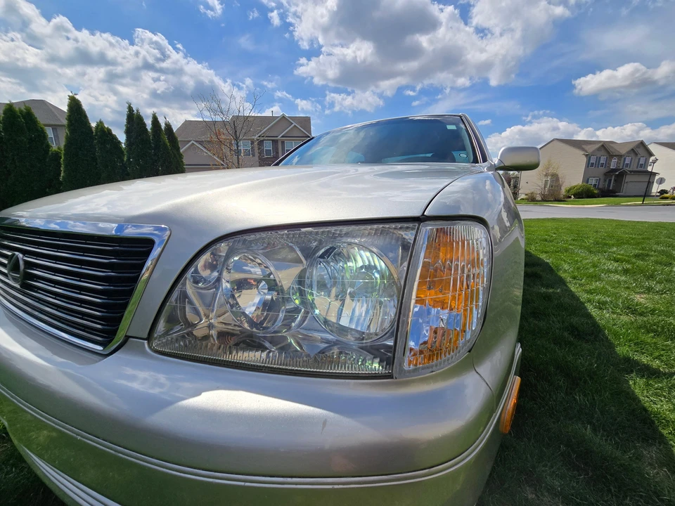 2000 Lexus LS 2nd Gen - Image 13 of 31
