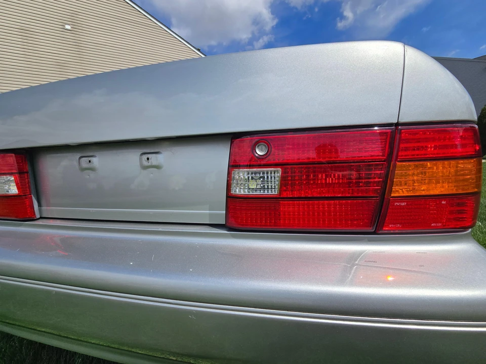 2000 Lexus LS 2nd Gen - Image 25 of 31