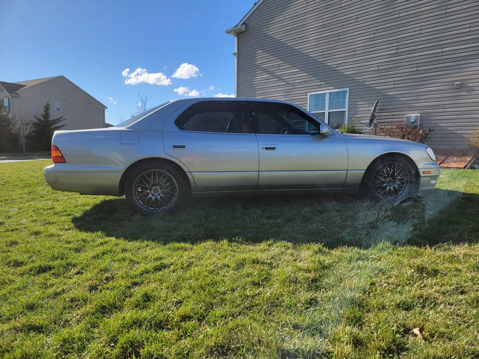 2000 Lexus LS 2nd Gen - Image 13 of 31