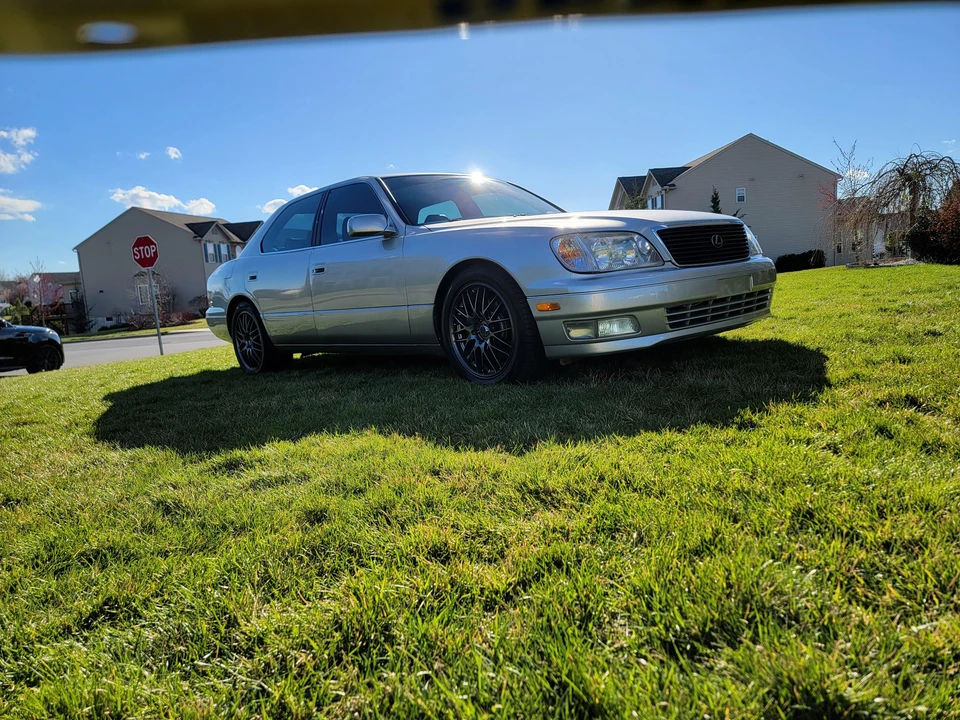 2000 Lexus LS 2nd Gen - Image 15 of 31