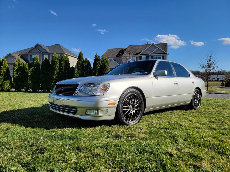 2000 Lexus LS 2nd Gen - Image 10 of 31