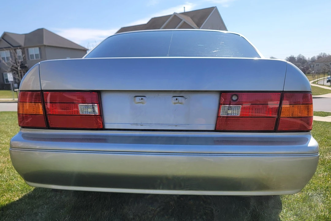2000 Lexus LS 2nd Gen - Image 5 of 31