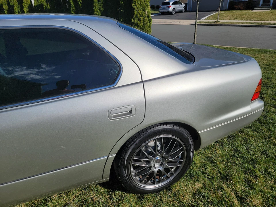 2000 Lexus LS 2nd Gen - Image 30 of 31