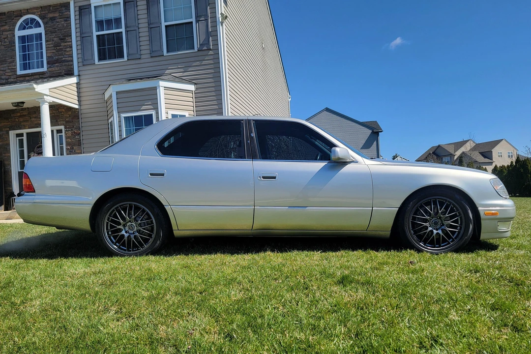 2000 Lexus LS 2nd Gen - Image 3 of 31