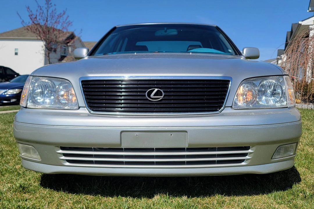 2000 Lexus LS 2nd Gen - Image 2 of 31